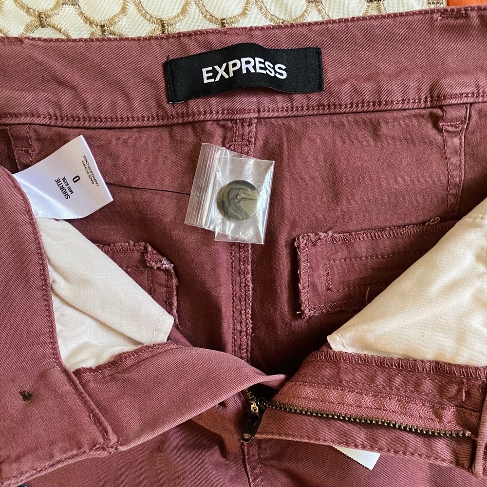 EXPRESS Mid Rise Shorts - Picture 6 of 7